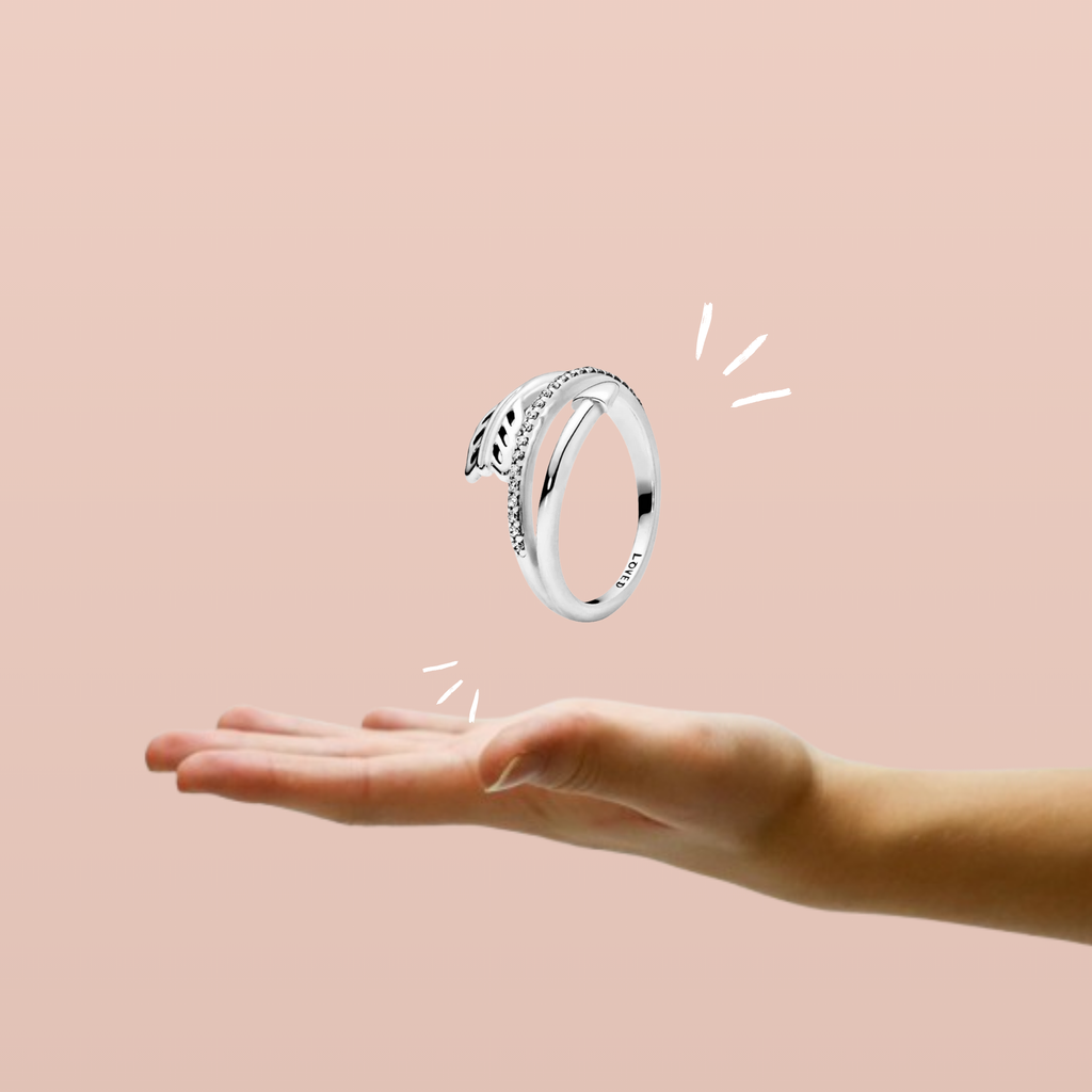 Anillo Abierto con Diseño de Hoja y Piedras Brillantes en Plata de Ley 925 para Mujer