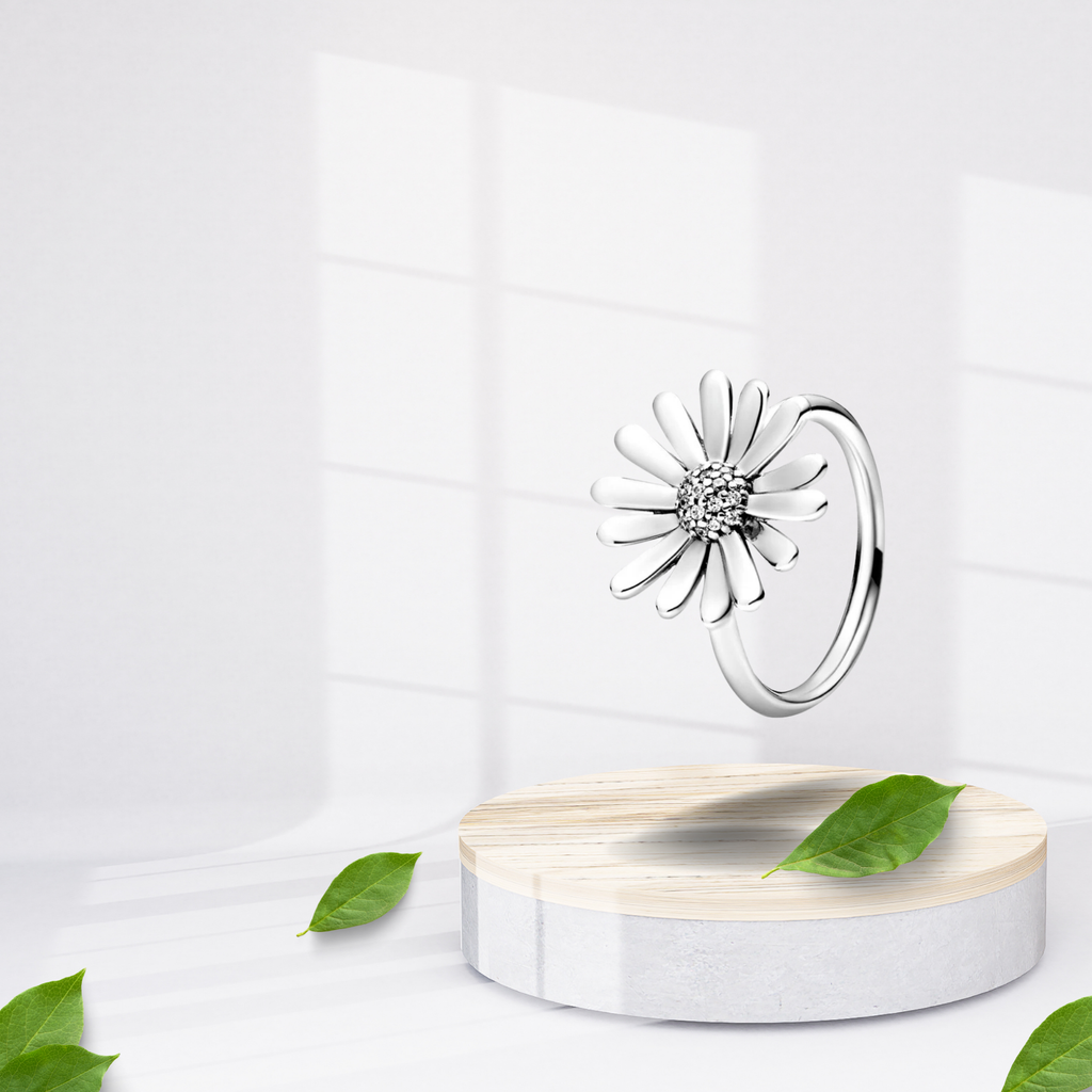 Anillo Abierto con Diseño de Margarita y Detalles Brillantes en Plata de Ley 925 para Mujer