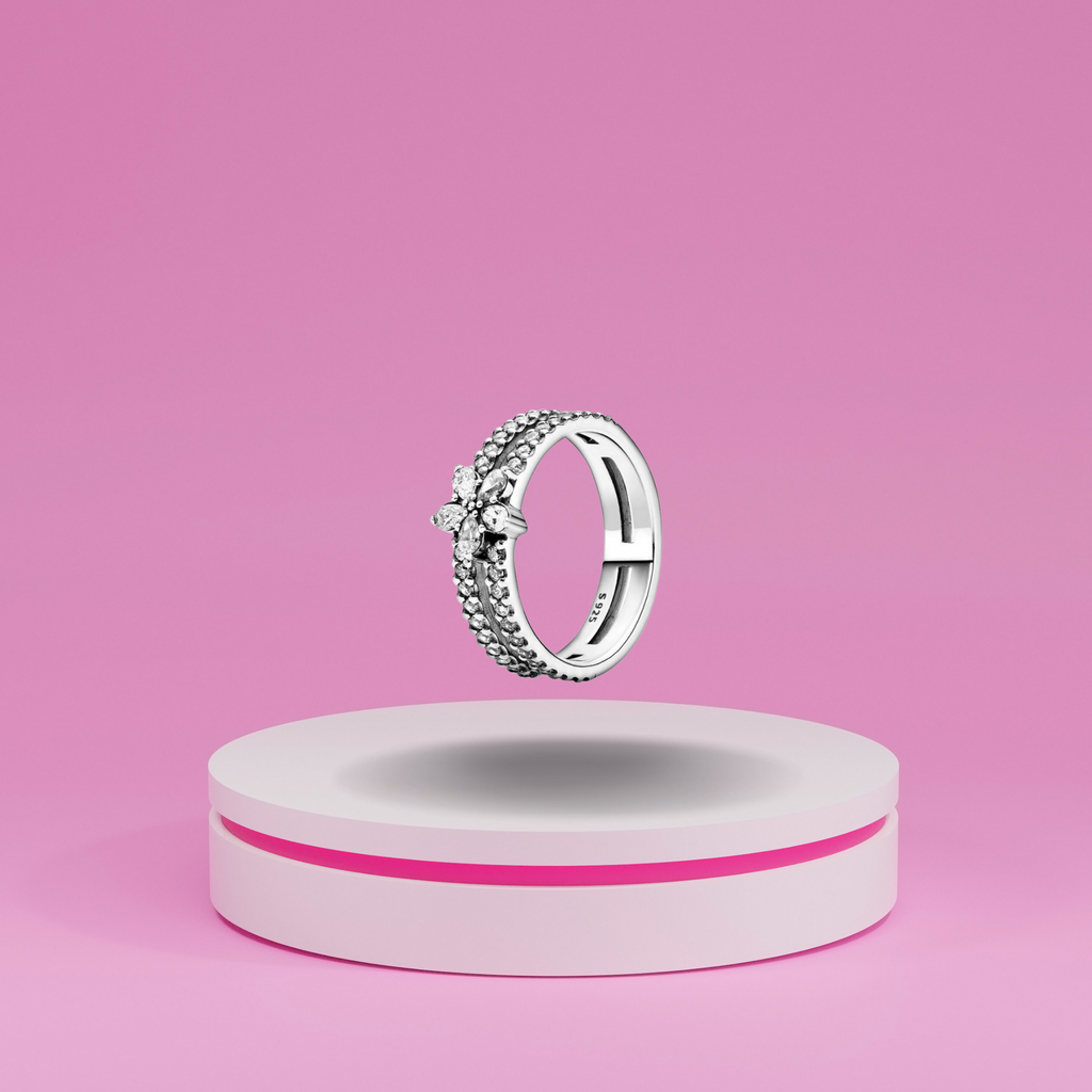 Anillo de Banda Doble con Flor Decorativa y Piedra Brillante en Plata de Ley 925 para Mujer
