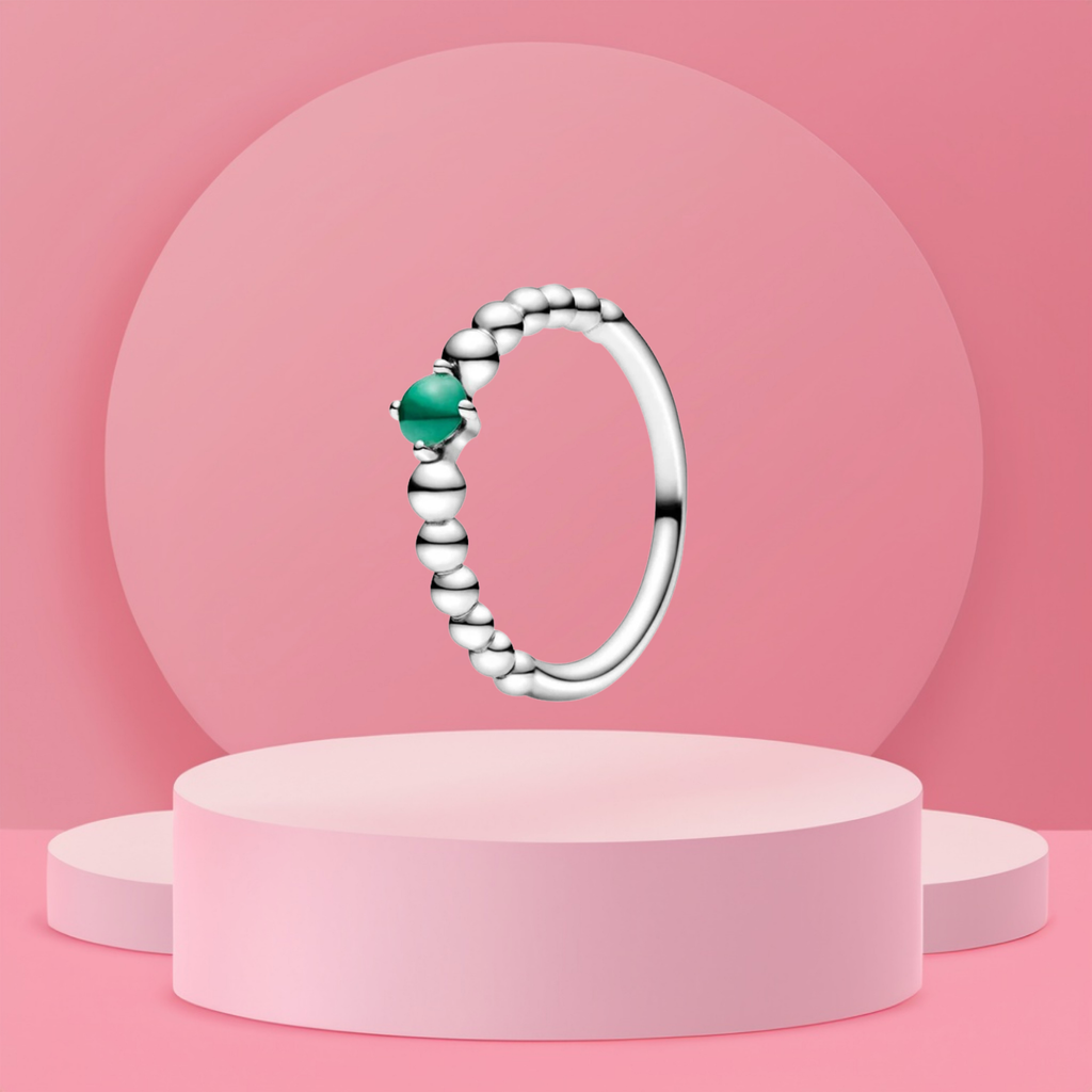 Anillo de Banda de Esferas con Piedra Verde Central en Plata de Ley 925 para Mujer